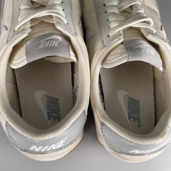 Nike Daybreak Women’s Size 6 White Suede Gum Running Sneakers Casual Shoes GUC - Picture 8 of 9